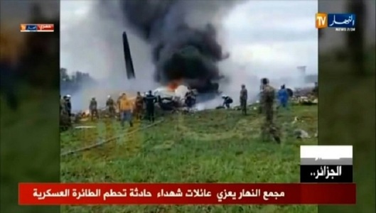 Bilanţul victimelor prăbuşirii avionului militar în Algeria a ajuns la 257 de morţi, majoritatea militari