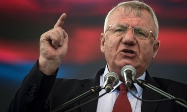 Ultranaţionalistul sârb Vojislav Seselj, găsit vinovat, în apel, de crime împotriva umanităţii şi condamnat la zece ani de închisoare