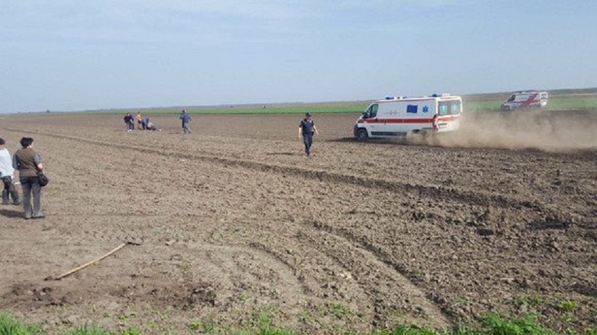Un pilot mort şi unul rănit după catapultare în apropiere de Belgrad, în urma prăbuşirii unui avion militar