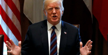 Trump afirmă că ”luptă” împotriva anchetei ruse