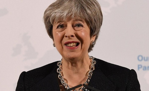 Theresa May susţine că intervenţia militară din Siria este un succes, fiind un atac „corect şi legal”
