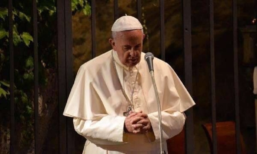 Papa Francisc se declară profund tulburat de situaţia din Siria şi face apel către liderii mondiali să oprească violenţele

