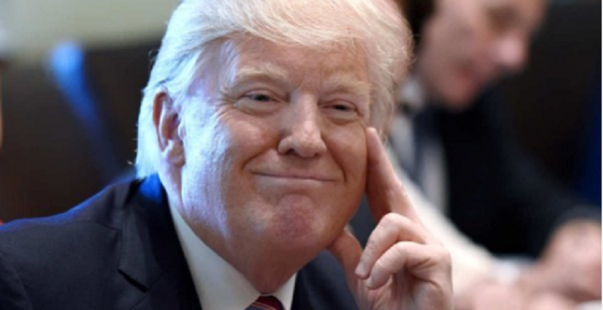 Donald Trump a programat un miting cu „americanii patrioţi” în timpul dineului corespondenţilor de la Casa Albă