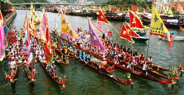 17 persoane au murit după naufragiul a două bărci-dragon în China