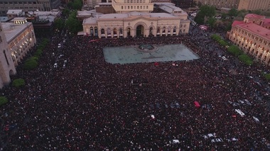 Premierul armean Serj Sargsyan demisionează după 11 zile de manifestaţii