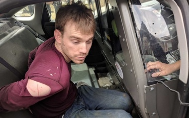 Suspectul în atacul din Nashville avea o puşcă semiautomată în rucsac în momentul arestării, anunţă poliţia