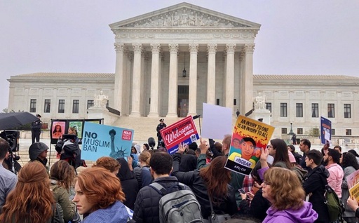 Curtea Supremă, împărţită cu privire la decretul antiimigraţie al lui Trump