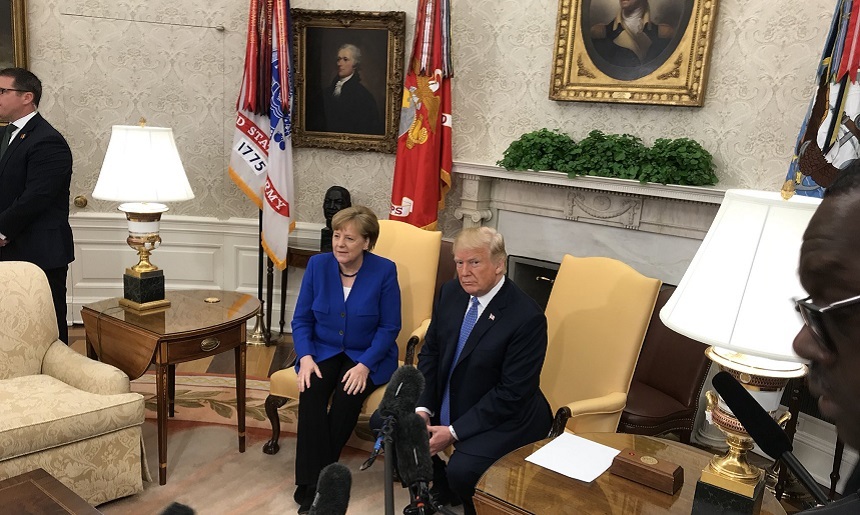 Trump o primeşte la Casa Albă pe Merkel, ”o femeie extraordinară”, fără pompă, la trei zile după Macron