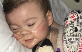 UPDATE - Alfie Evans, bebeluşul britanic în stare semivegetativă aflat în centrul unei bătălii judiciare, a murit la vârsta de 23 de luni. Reacţia Papei Francisc