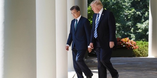 Lucrurile decurg bine în privinţa întâlnirii cu Kim Jong Un, anunţă Trump în urma unei convorbiri cu Moon