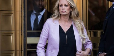 Stormy Daniels îl atacă pe Trump în justiţie, la New York, pentru defăimare