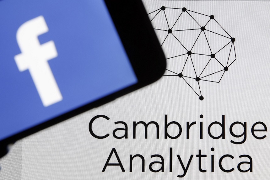 Autorităţile britanice dispun ca firma Cambridge Analytica să predea datele şi informaţiile personale pe care le deţine despre un alegător american care a solicitat acest lucru
