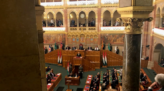 Orban depune jurământul în al treilea mandat consecutiv de premier al Ungariei