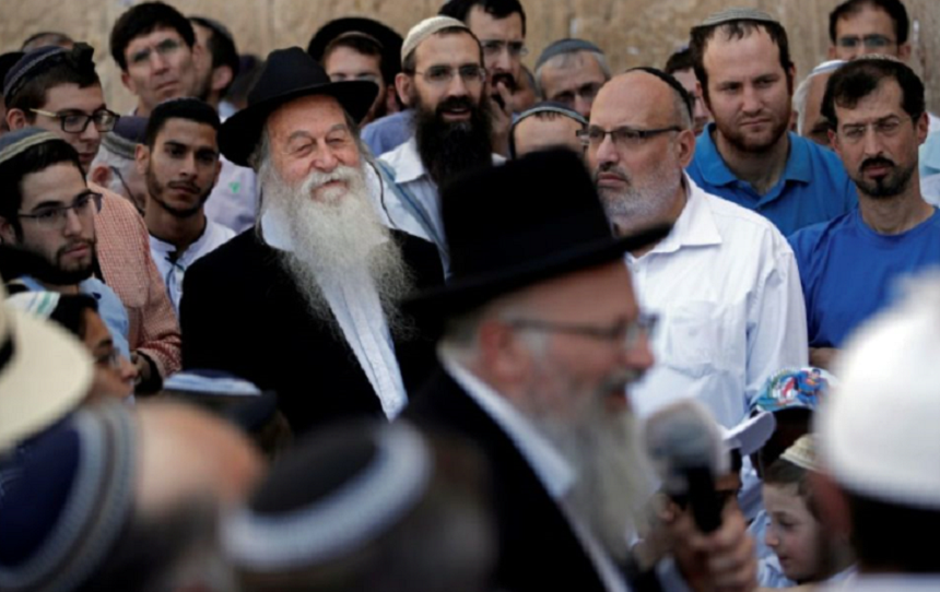 Rabini se roagă la Zidul Plângerii, la Ierusalim, ”contra inamicului” şiînainte de inaugurarea Ambasadei SUA
