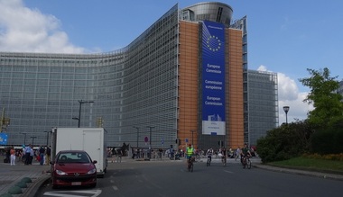 Comisia Europeană anunţă că lansează legea de blocaj ”blocking statute” pentru a apăra întreprinderile europene din Iran de sancţiuni americane