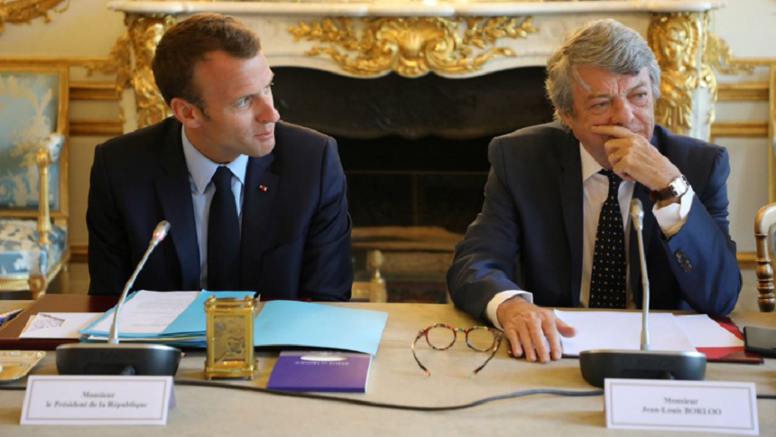 Macron îndeamnă, fără un plan în cifre, la ”schimbarea metodei” în privinţa cartierelor de periferie defavorizate