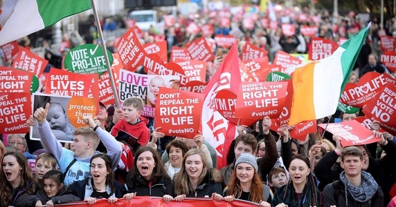 Irlanda: Purtătorul de cuvânt al campaniei anti-avort a recunoscut înfrângerea în referendum, al cărui rezultat îl califică drept "o tragedie de proporţii istorice"

