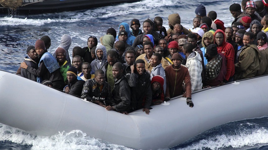 Autorităţile spaniole salvează peste 500 de migranţi din Marea Mediterană

