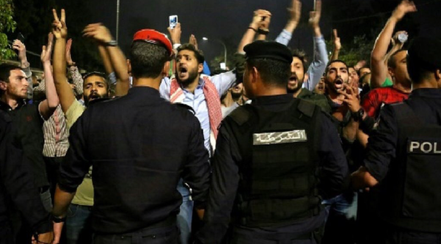 Proteste importante în Iordania faţă de creşterea preţurilor şi impozitelor în cadrul unor reforme recomandate de FMI