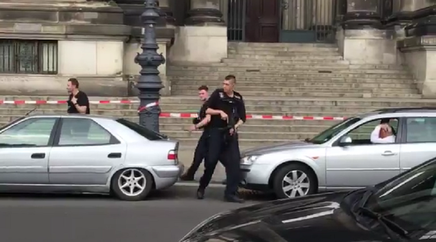 Un poliţist german deschide focul asupra unui bărbat la Catedrala din Berlin - VIDEO