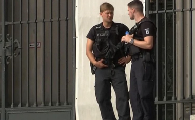 Ancheta cu privire la incidentul armat din Catedrala de la Berlin, în care un poliţist a fost rănit, preluată de unitatea criminalistică locală