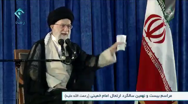 Liderul suprem iranian avertizează UE în dosarul nuclear; constructorul francez de automobile PSA anunţă că-şi pregăteşte retragerea din Iran