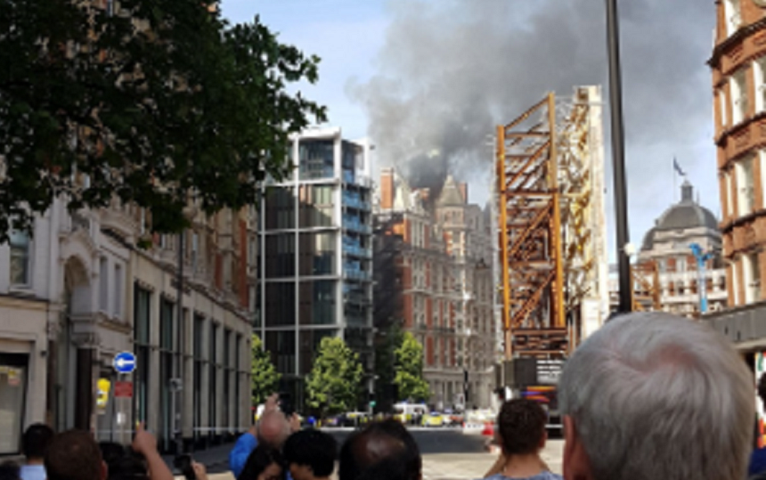 Incendiu la un hotel de cinci stele într-un cartier bogat din Londra