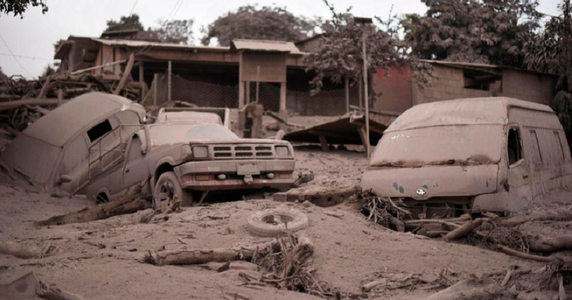 Guatemala: Agenţia pentru situaţii de urgenţă „nu a ţinut cont” de avertizările privind erupţia vulcanului Fuego. Bilanţul victimelor a ajuns la 99 de persoane


