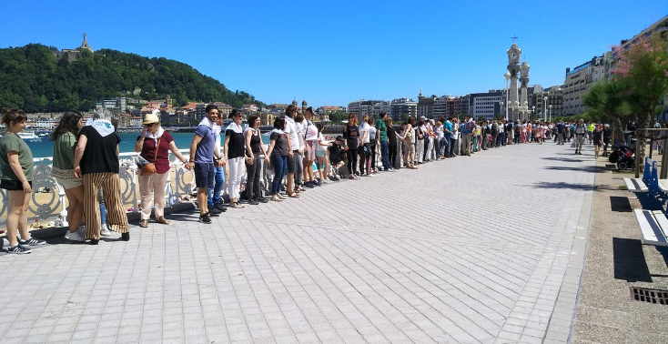 Lanţ uman de 202 kilometri în Ţara Bascilor, pentru dreptul regiunii de a-şi decide viitorul - VIDEO