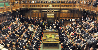 May evită o periculoasă şi umilitoare înfrângere într-un vot major cu privire la un drept de veto al Parlamentului privind Brexitul