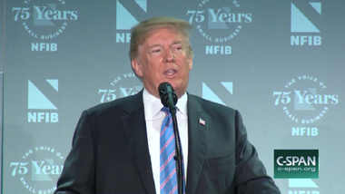 Trump îşi apără din nou politica de despărţire a familiilor de imigranţi la frontieră