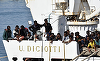 Nava Diciotti a Pazei de Coastă italiene acostează în Sicilia cu peste 500 de migranţi la bord