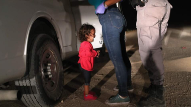 Trump anunţă că va semna un decret cu scopul de a evita despărţirea familiilor imigranţilor fără acte
