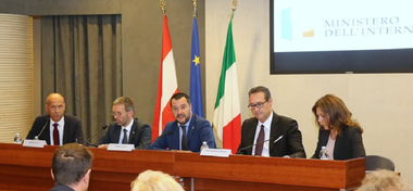 Salvini sugerează Spaniei să preia următoarele patru vapoare cu migranţi; Kickl vrea centre de azilanţi refuzaţi în UE şi neprimiţi de ţările de origine în Balcani