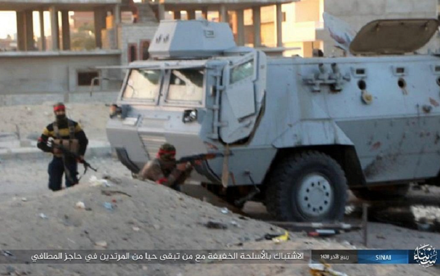 Treizeci şi doi de jihadişti ucişi în Sinai, anunţă armata egipteană
