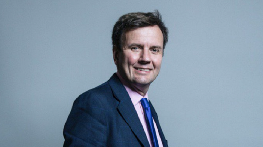 Secretarul de stat britanic însărcinat cu Comerţul Internaţional Greg Hands demisionează din Guvern