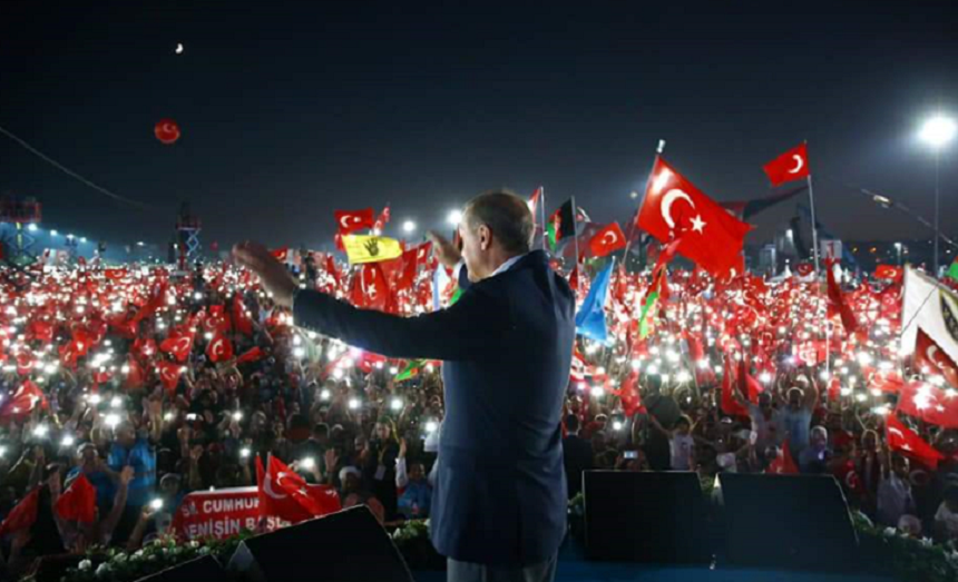 Erdogan îşi sărbătoreşte realegerea la preşedinţia Turciei