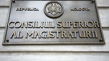 Republica Moldova: Curtea Supremă de Justiţie decide astăzi dacă menţine hotărârile instanţelor de anulare a alegerilor pentru Primăria Chişinău, la o zi după ce peste 10.000 de oameni au protestat în stradă - VIDEO