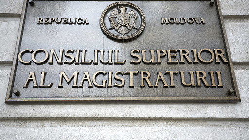 Republica Moldova: Curtea Supremă de Justiţie decide astăzi dacă menţine hotărârile instanţelor de anulare a alegerilor pentru Primăria Chişinău, la o zi după ce peste 10.000 de oameni au protestat în stradă - VIDEO
