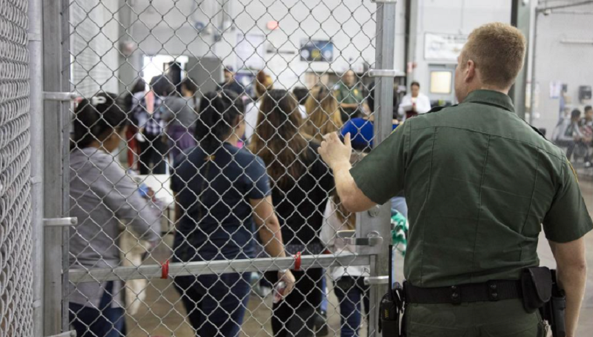 Un tribunal din San Diego dispune reuniunea familiilor de imigranţi despărţite de Poliţia Imigraţiei în maximum o lună