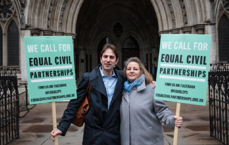 Heterosexualii din Marea Britanie, autoritzaţi de Curtea Supremă să se înregistreze în parteneriate civile