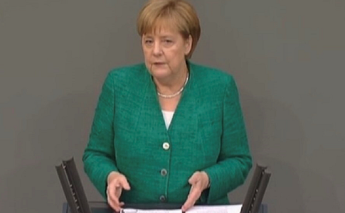 ”Destinul” Europei ar putea fi decis de problema migraţiei, avertizează Merkel în Bundestag înaintea unui summit UE dificil
