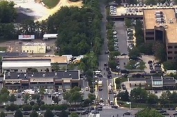 UPDATE SUA: Cinci oameni au fost împuşcaţi mortal şi alţii au fost răniţi după ce un bărbat a deschis focul la sediul unui ziar din Annapolis, Maryland. Suspectul, un tânăr de 20 de ani, a fost reţinut. VIDEO