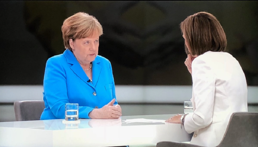 UPDATE - Merkel speră ca acordurile cu privire la migranţi să rezolve criza din Guvern