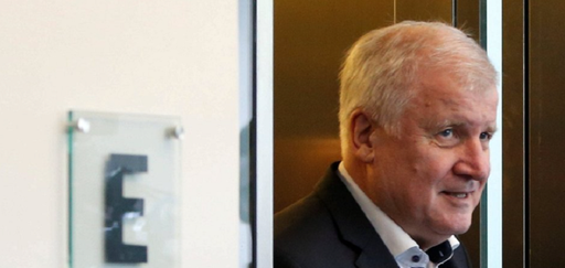 Ministrul german de Interne Horst Seehofer insistă asupra expulzării migranţilor