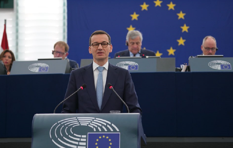 Premierul Mateusz Morawiecki apără în PE, în faţa unor eurodeputaţi ostili, ”dreptul” Varşoviei de a reforma justiţia