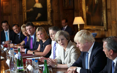Reuniune tensionată a Guvernului britanic la Chequers pe tema perioadei post-Brexit