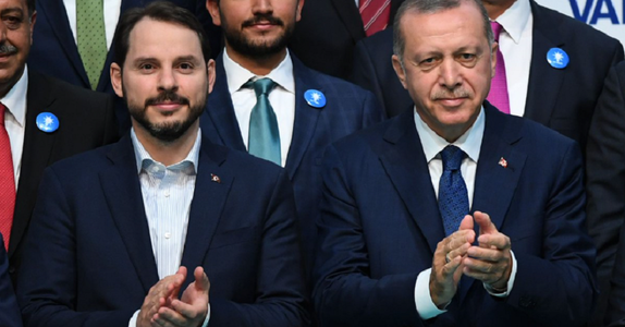Erdogan, înzestrat cu puteri sporite, îşi pune ginerele ministru de Finanţe