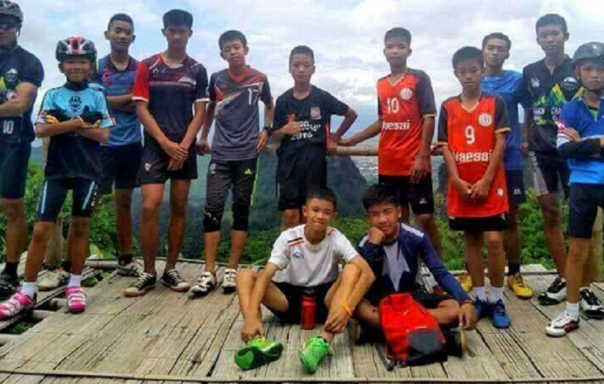 Thailanda: Toţi cei 12 copii şi antrenorul lor au fost salvaţi din peştera inundată în care erau captivi din 23 iunie