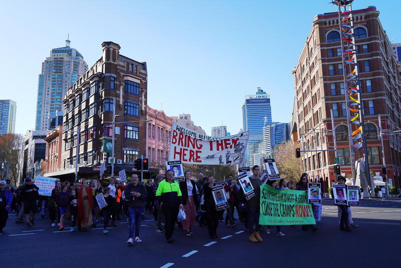 Mii de australieni au manifestat împotriva politicii draconice a guvernului cu privire la imigraţie